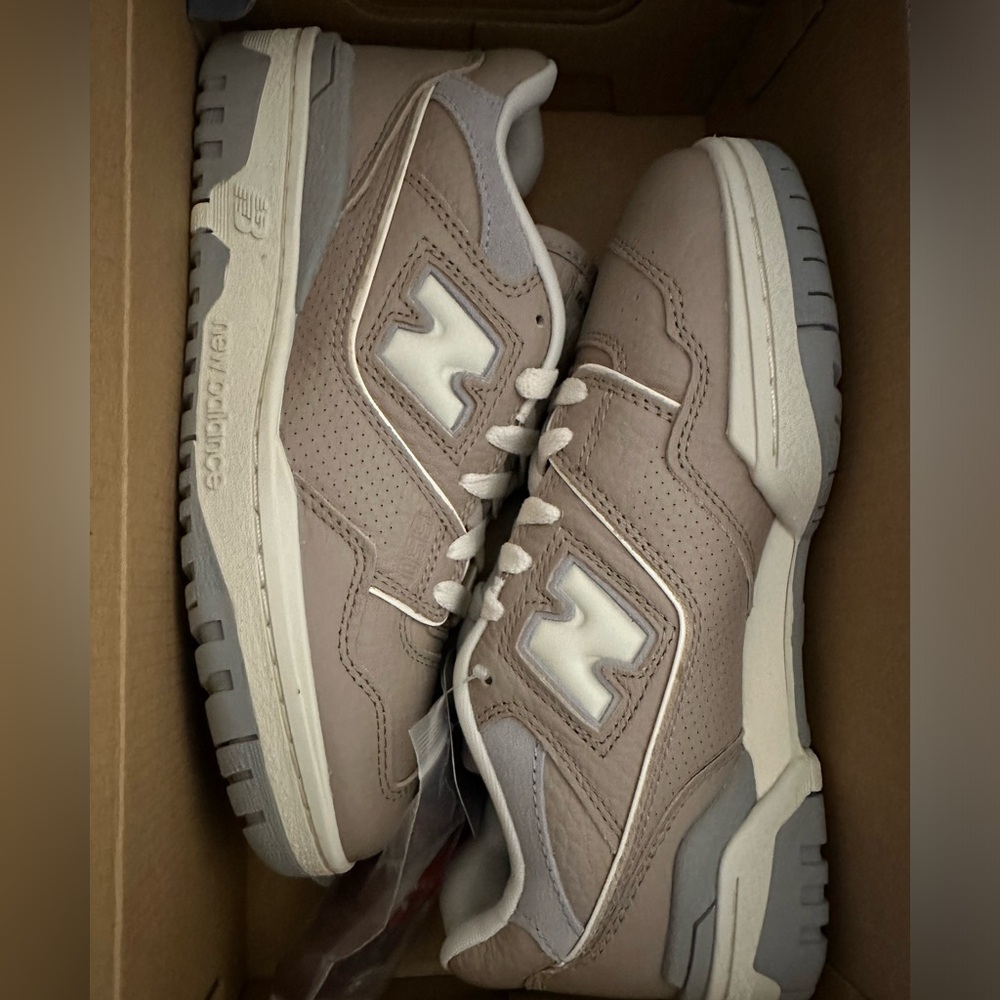 LIMITED EDITION New Balance - BB550 Lunar New Year - Driftwood